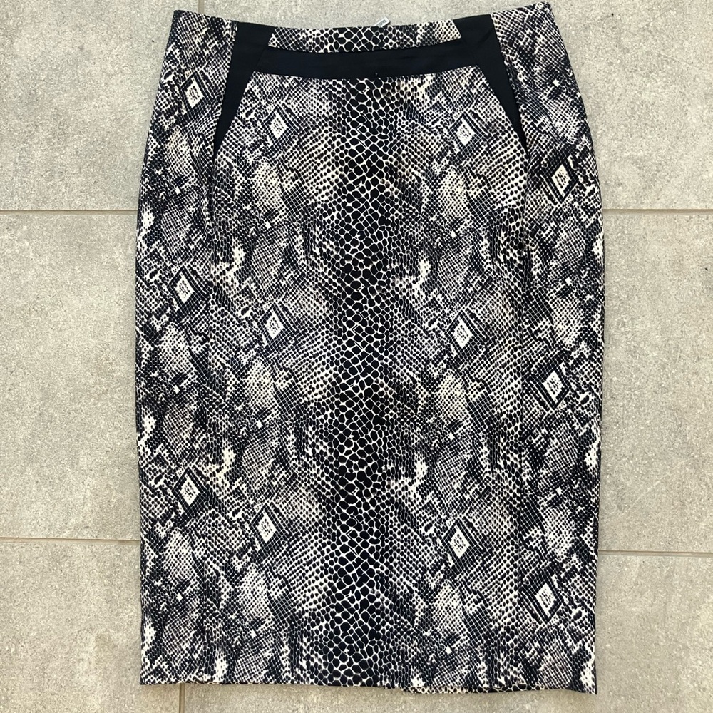 black and white print pencil skirt